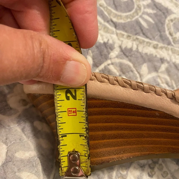 Clarks Artisan Leather two toned tan wedge 7.5 - Picture 6 of 6